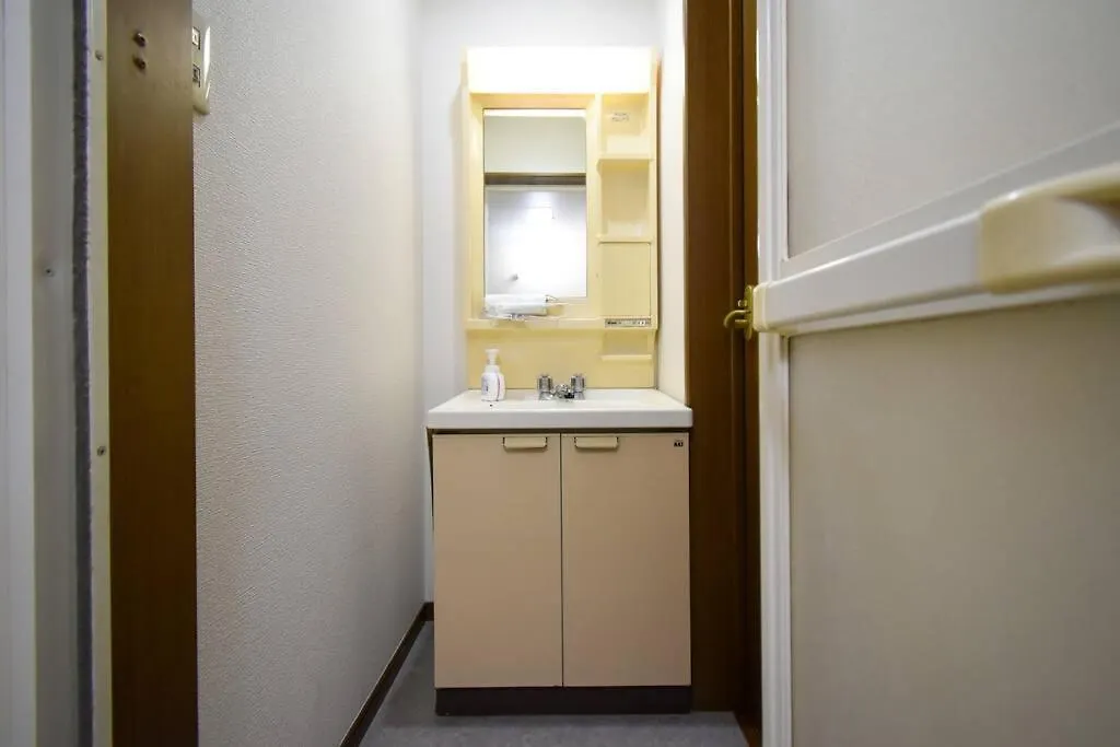 メゾン八千代102 Apartment Tokyo